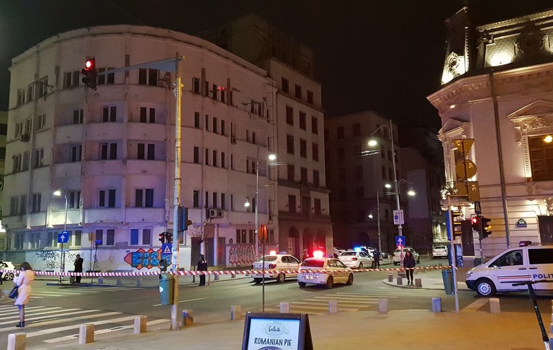 VIDEO | Alertă cu bombă în centrul Bucureștiului, pe Calea Victoriei. Ce au descoperit pirotehniștii