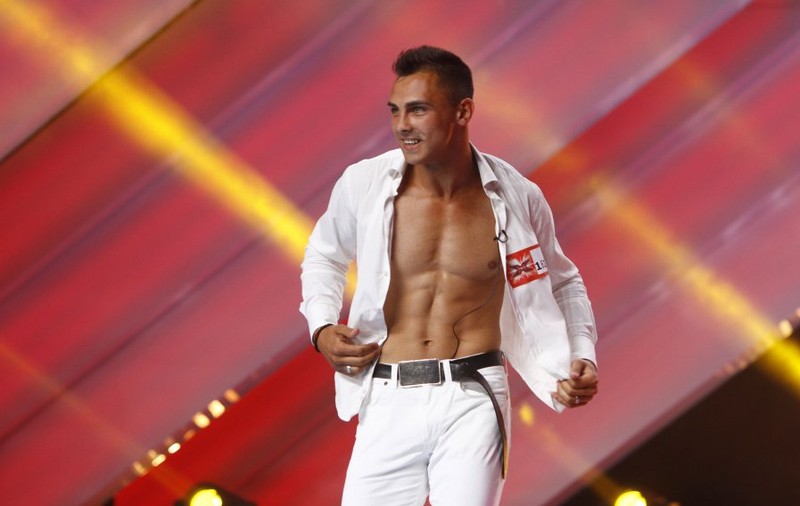 X FACTOR | El este concurentul CARE S-A DEZBRĂCAT ÎN FAŢA DELIEI, la TV | VIDEO