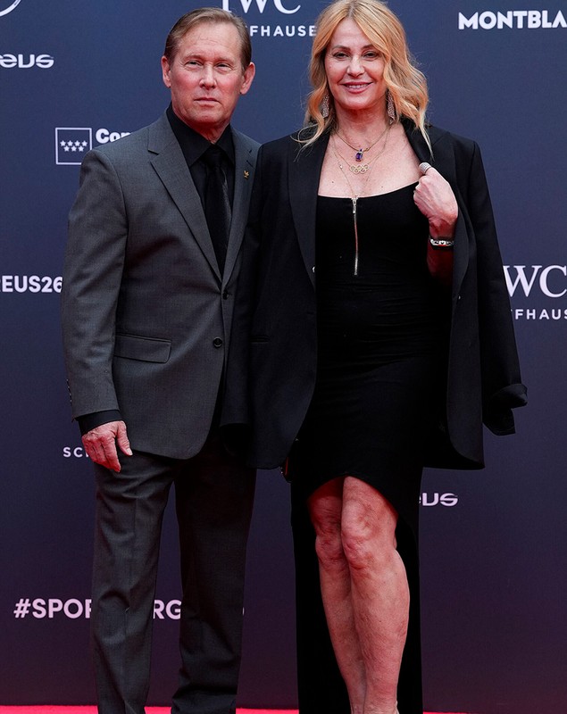 Nadia Comăneci, emoționată până la lacrimi la Gala Laureus: „Nu am tremurat nici la paralele cum am tremurat acum. Tu m-ai salvat” | VIDEO