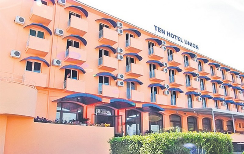 Ten Union, un hotel modern, pentru toate buzunarele