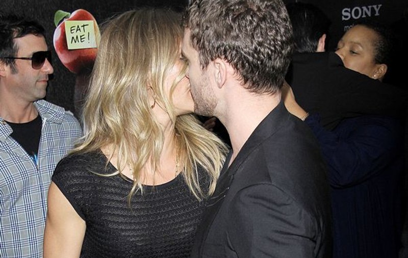 Cameron Diaz și Justin Timberlake s-au sărutat pe covorul roșu