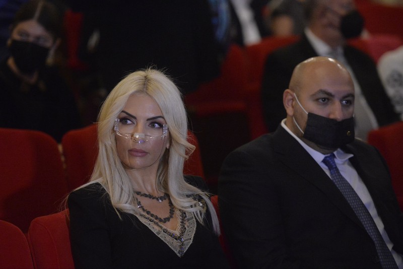 Deputata PSD, Laura Vicol Ciorba si Vladimir Ciorba participa la ceremonia de aprindere a primei lumani de Hanuca, la Opera Nationala, in Bucuresti, duminica, 28 noiembrie 2021. ALEXANDRU DOBRE/ MEDIAFAX FOTO.