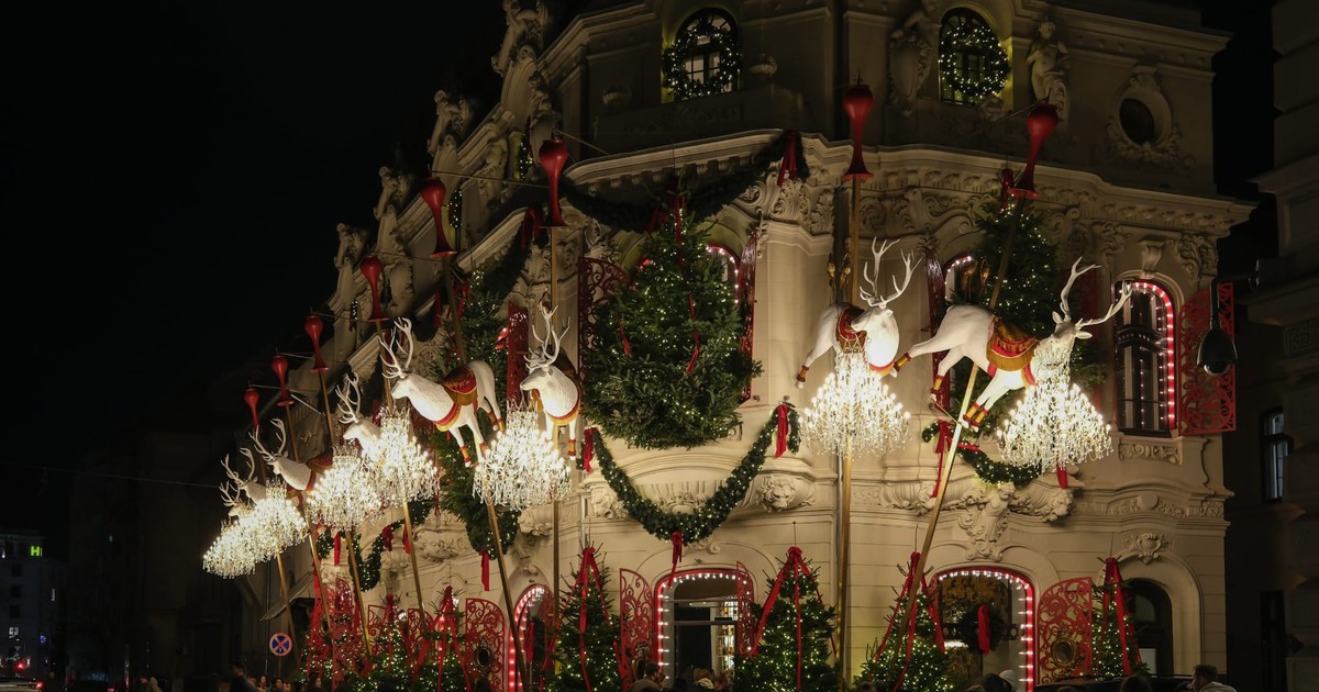 Casa Mița biciclista decorată de Crăciun