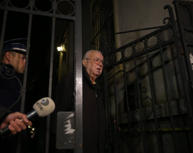 Alexandru Arșinel a ieșit în lacrimi din casa Stelei Popescu. "Cred că a murit ieri. Hemoragie internă, posibil" | FOTO