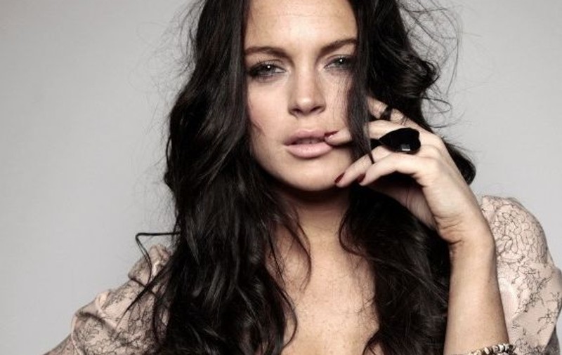Lindsay Lohan, reţinută la Cannes după ce i s-a furat paşaportul