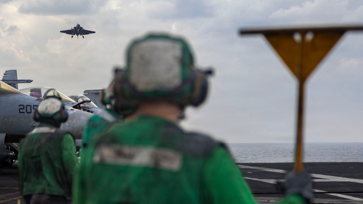 Avion F-35C Lightning II decolat de pe portavionul USS Abraham Lincoln Foto: Profimedia
