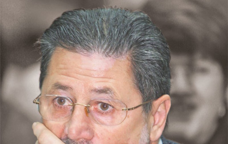 Cornel Dinu e foc şi pară / Interviu