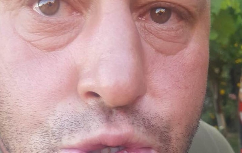 Mesajul ”M..E PSD”, motiv de bătaie într-o comună din Vaslui. Agresorul este un consilier local social-democrat