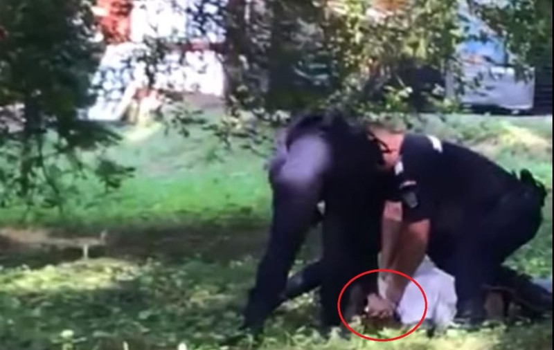Femeia jandarm care a pulverizat spray paralizant spre un bărbat care a murit, trimisă în judecată