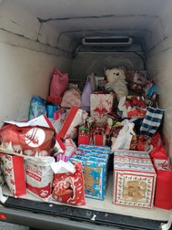 Duba cu cadouri de Crăciun