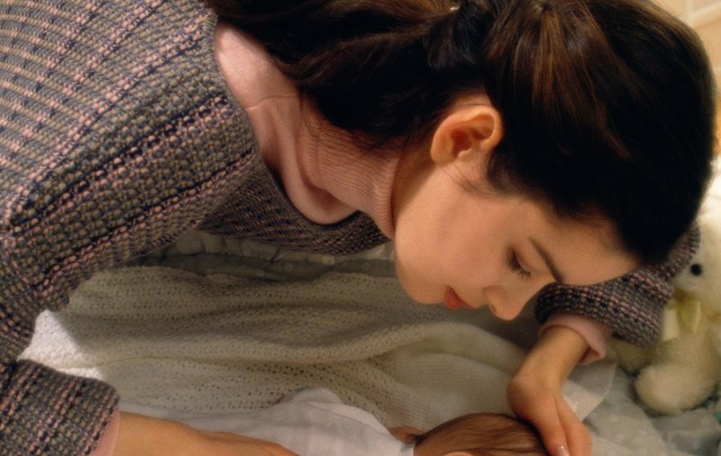 Adela vă sfătuiește în sex și iubire. ”M-a dat afară din casă în 6 luni de sarcină, dar tot ce îmi doresc este să am o relaţie cu tatăl copilului meu”