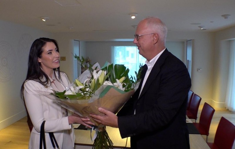 O congresmenă care l-a susținut în alegeri pe George Simion a primit bomboane cu „citate” din Vladimir Putin și a acceptat să se ducă la Moscova: „Poporul rus apreciază eforturile tale”