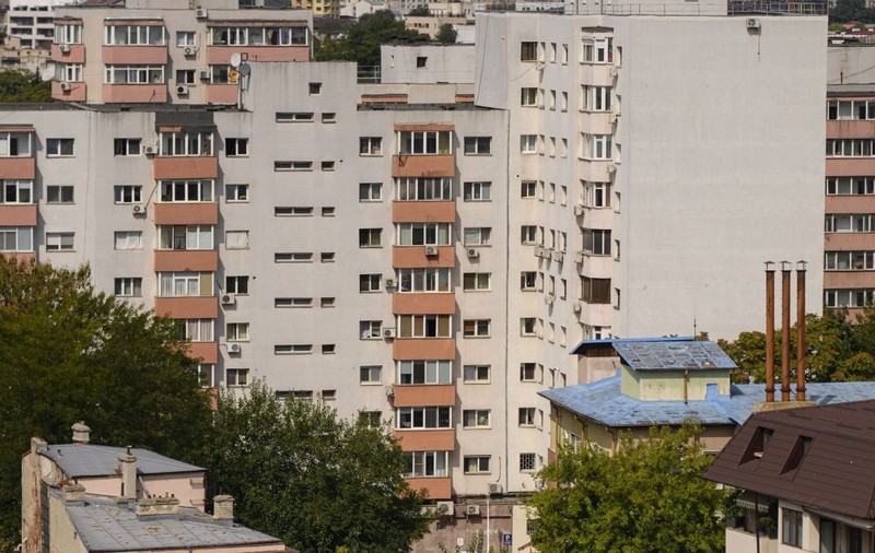 Imagine aeriană a unor blocuri din București, septembrie 2024