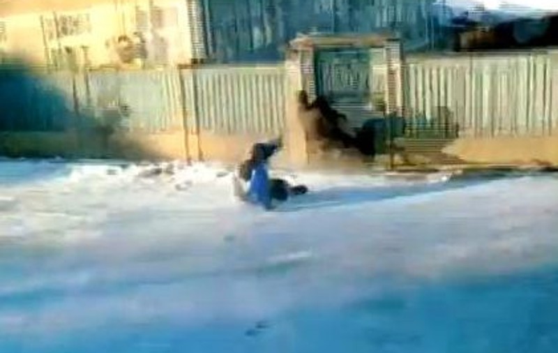 O fetiță din Vaslui a murit, rănită la săniuș. Copila de 11 ani s-a lovit de un stâlp, dar părinții au dus-o prea târziu la spital