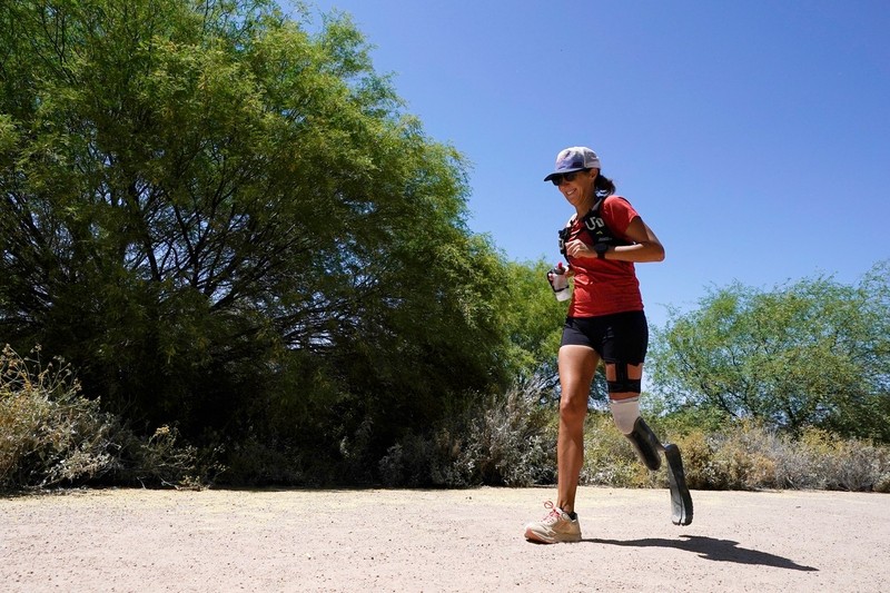Jacky Hunt-Broersma a alergat 104 maratoane în 104 zile. Foto: Profimedia