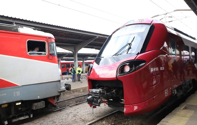 Primul tren nou cumpărat de România în ultimii 20 de ani s-a stricat a doua zi după inaugurare