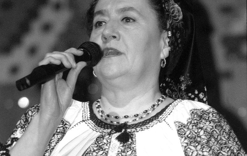 Cântăreaţa Valeria Peter Predescu, dărâmată de problemele fiului ei