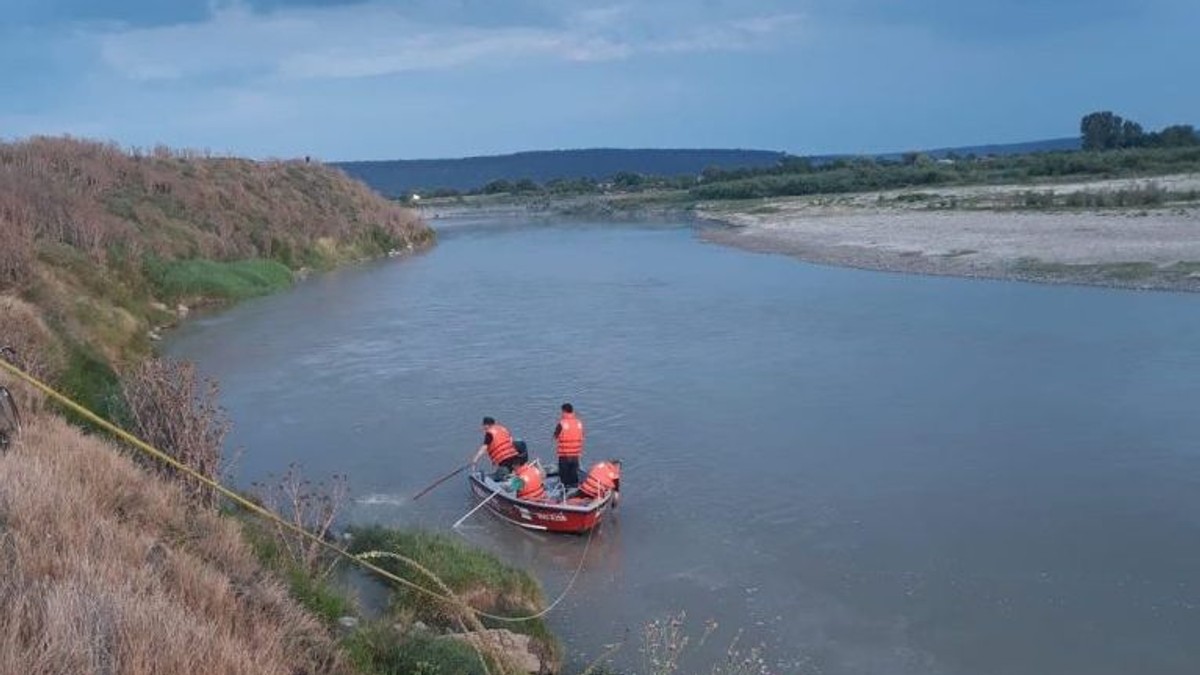 O fetiță din Neamț a dispărut în râul Moldova