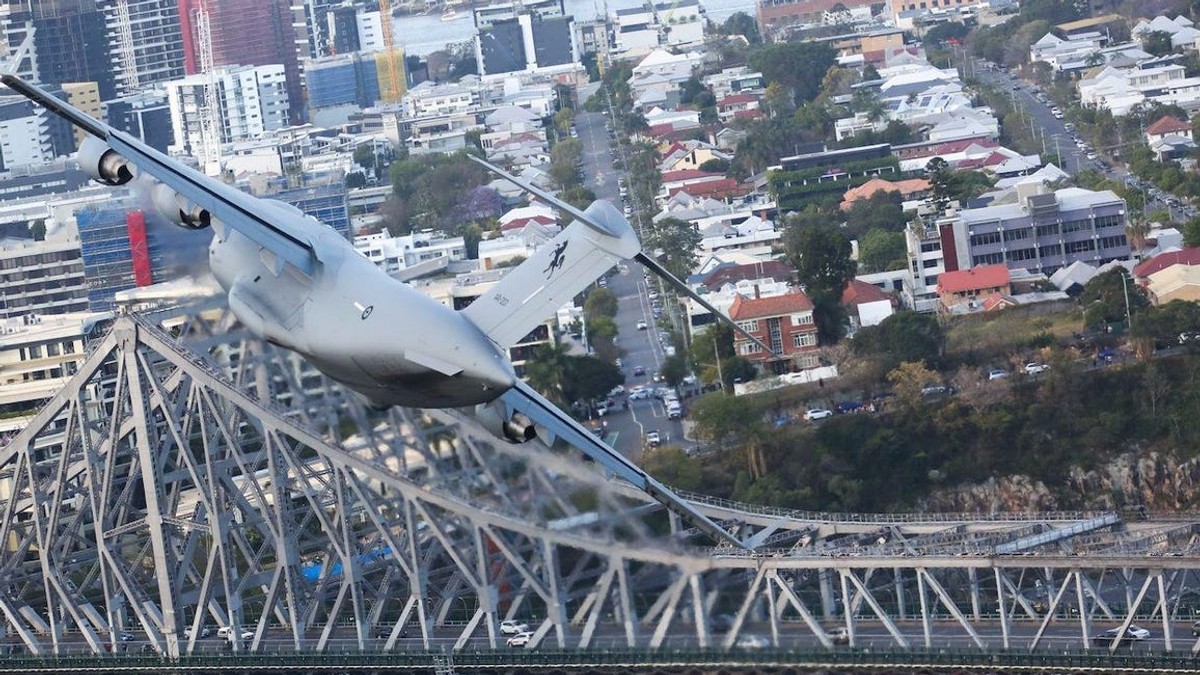 Imagini senzaționale din interiorul unor avioane care au survolat zgârie-norii din Australia