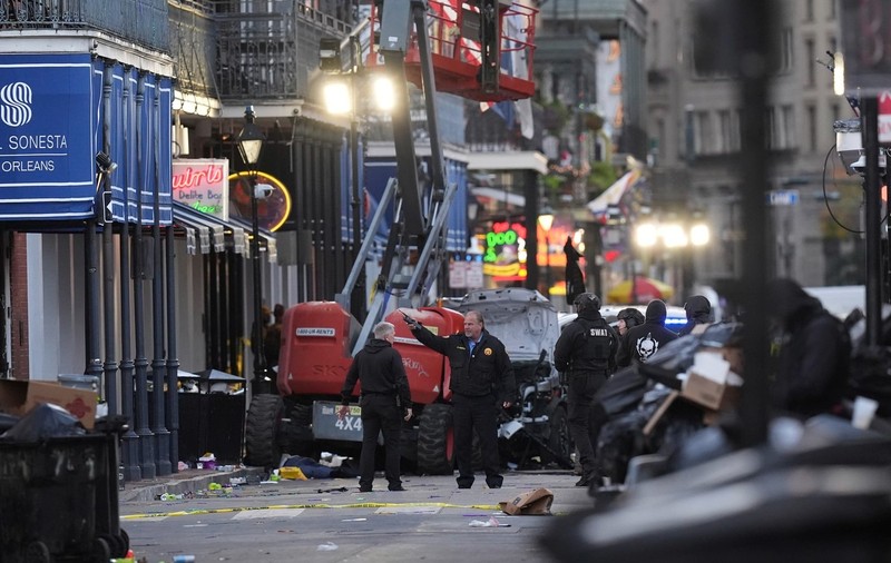 De ce crede FBI că atacul din New Orleans a fost inspirat de ISIS. Alte patru persoane, implicate în plasarea dispozitivelor explozive