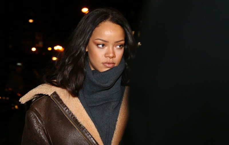 Rihanna, amenințată cu moartea