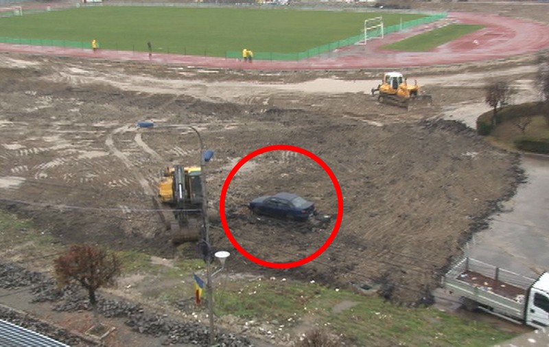 Târgu Jiu devine orașul minunilor! Construiesc stadionul în jurul unei mașini