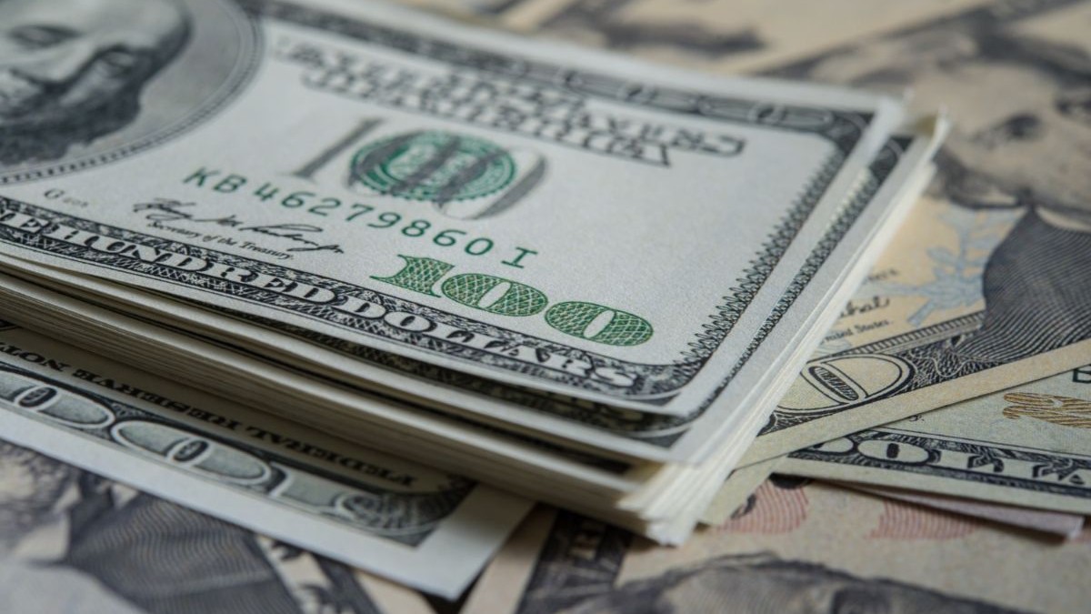 teancuri de bancnote de 100 de dolari