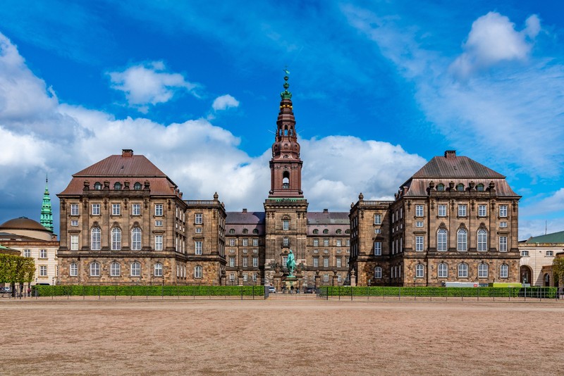 Locuri de vizitat în Copenhaga - Christiansborg