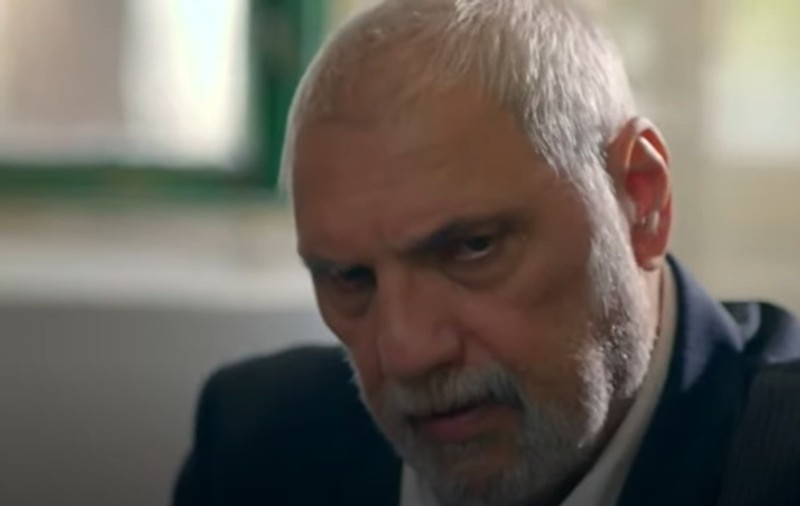 Ultima apariție într-un serial a actorului Doru Ana. Personajul său a avut un destin tragic în „Adela”, producția de la Antena 1