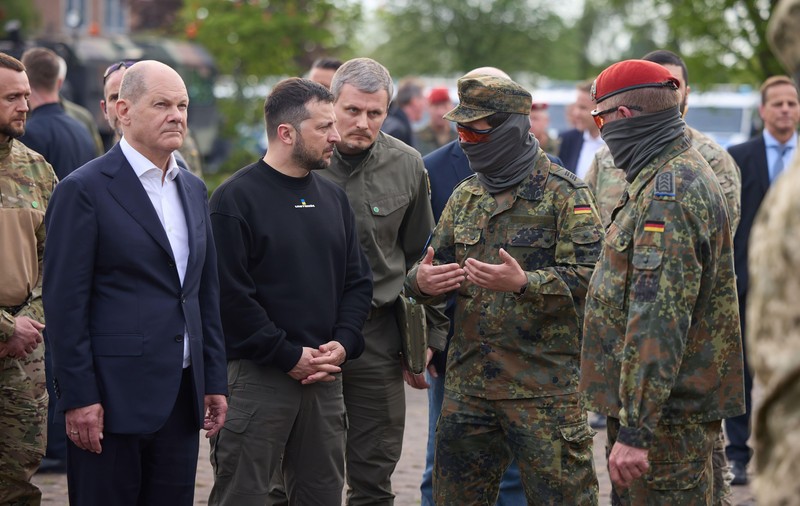 Politica incoerentă a Germaniei față de Ucraina este, de fapt, o strategie bine gândită. Scholz se teme de Rusia, dar vrea să fie văzut ca un „cancelar al păcii” - analiză Politico