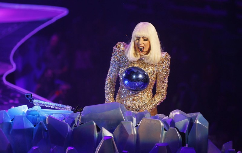 LADY GAGA, DE NERECUNOSCUT! TRANSFORMARE SURPRINZĂTOARE! | FOTO
