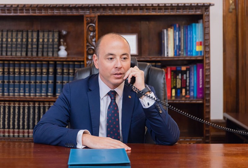 Andrei Muraru, ambasadorul României în SUA, pentru Libertatea, după imaginile cu standul de la târgul din New York: „Rușinos! Nu am văzut nicio demisie”. Foto: Facebook Andrei Muraru