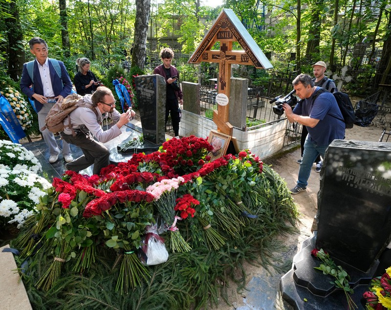Cum arată mormântul lui Evgheni Prigojin, unde a fost îngropat în mare secret. „Să fii războinic înseamnă să trăieşti veşnic”