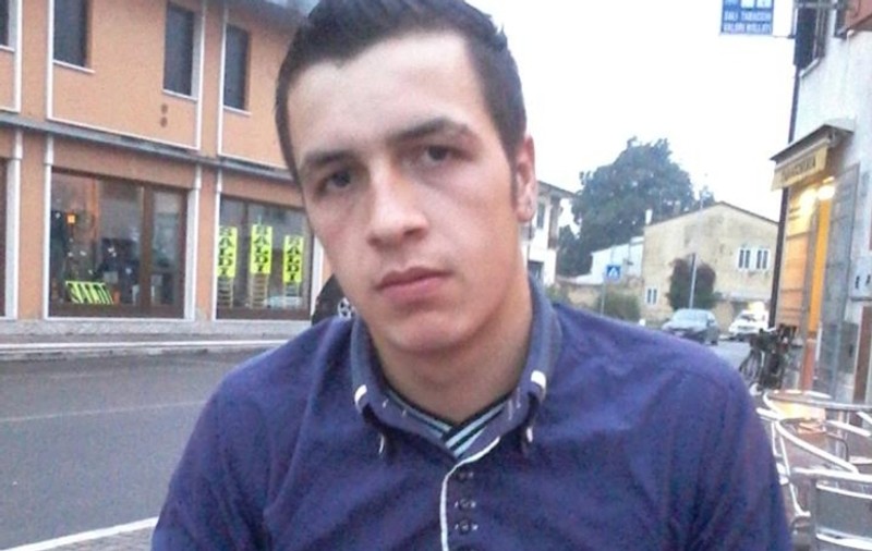 Închisoare pe viață pentru românul care și-a ucis mama și sora în Italia. Tânărul din județul Neamț a șocat prin cruzimea faptelor sale