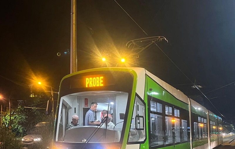 Primul tramvai cumpărat de la Astra Arad, scos în probe, în București. Pe ce traseu a mers
