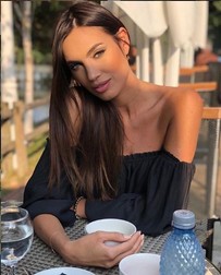 Alina Pușcău vorbește perfect română deși stă de 25 de ani în America