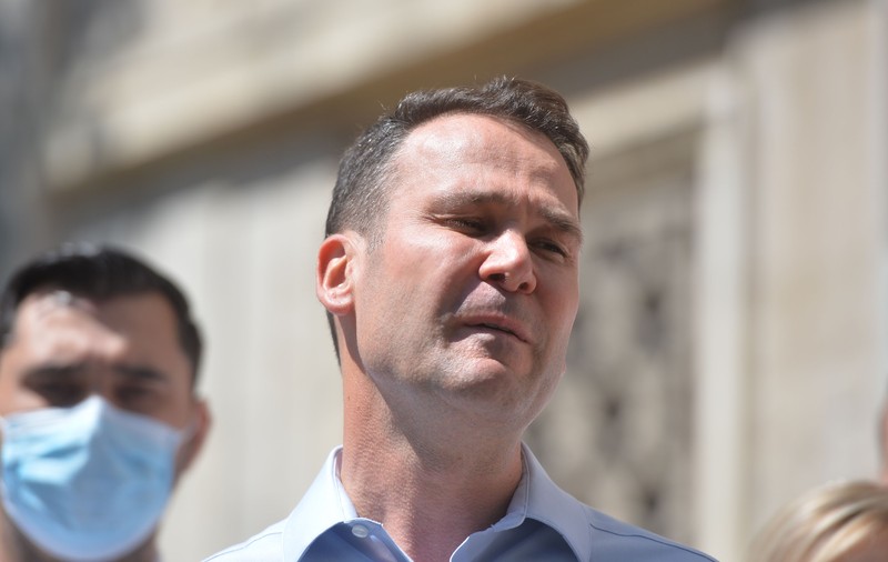 Consilieri ai USR-PLUS au depus plângere la DNA împotriva primarului Robert Negoiță pentru accidentul de la Biblioteca Națională