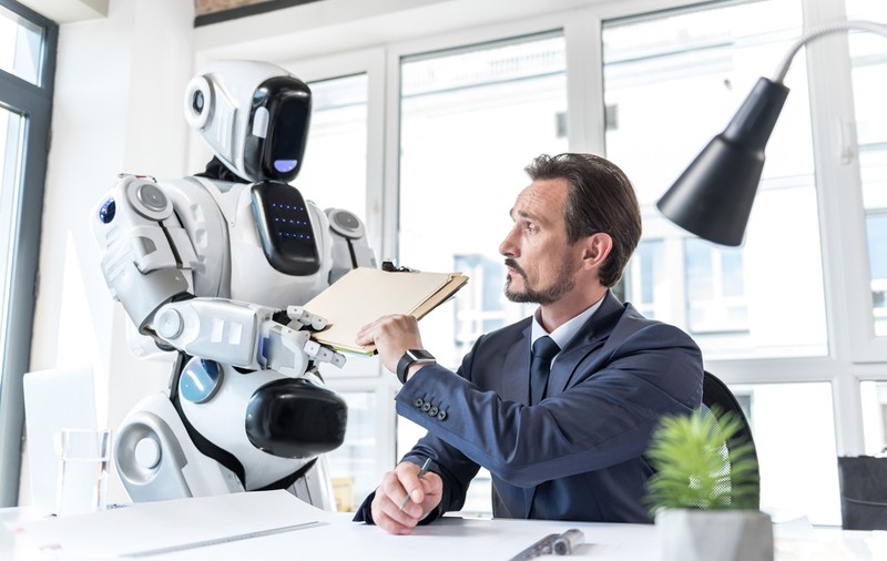Roboții nu vor înlocui oamenii, îi vor completa. Analiza lui Thomas Frey, unul dintre cei mai cunoscuți futuriști americani