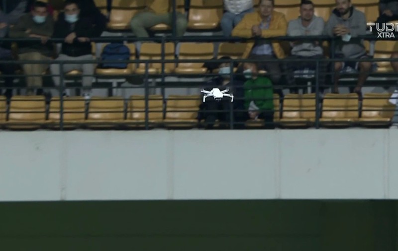 Un copil care manevra o dronă deasupra stadionului a amânat cu  jumătate de oră startul meciului Moldova - Austria