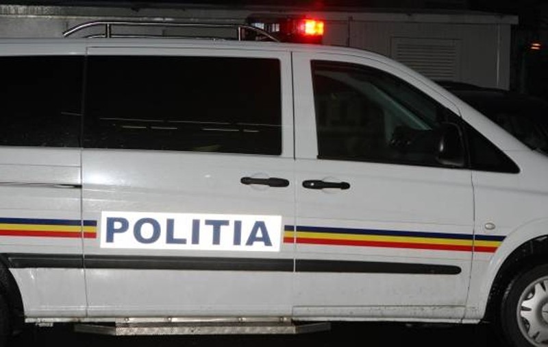 ACCIDENT ÎN BUCUREŞTI! Un şofer a adormit la volan şi a lovit o altă maşină