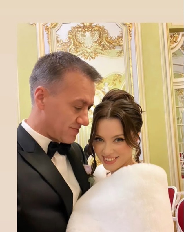 Cum a apărut Anca Dumitra alături de soțul ei, la un eveniment. Manfred Spendier nu o scapă din ochi