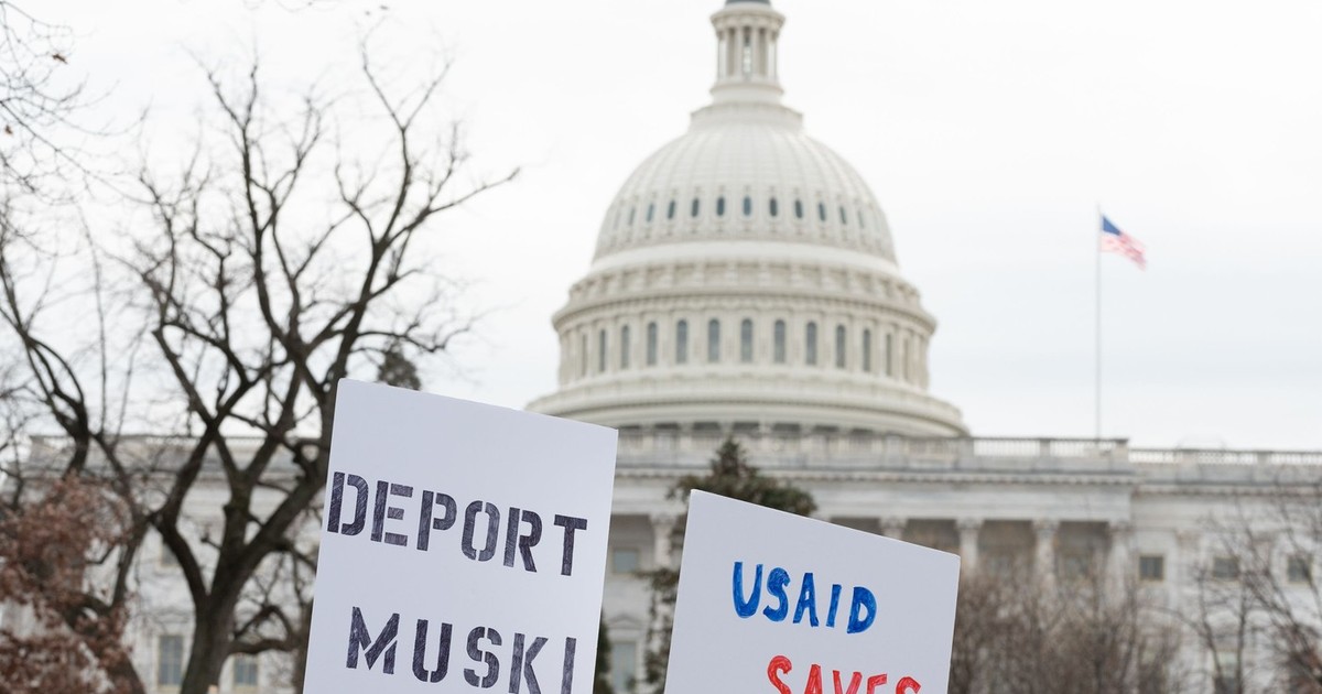 protest impotriva concedierilor la USAID