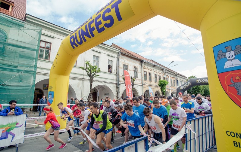 1.000 de participanți vor lua startul la Gabriela Szabo RUNFEST! Pe 6 mai 2017, la Bistrița, vor avea loc 12 curse de alergare în centrul orașului