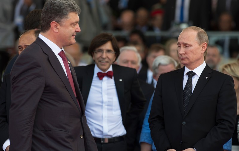 POROŞENKO ŞI PUTIN au CĂZUT DE ACORD în privinţa ÎNCETĂRII FOCULUI în ESTUL UCRAINEI