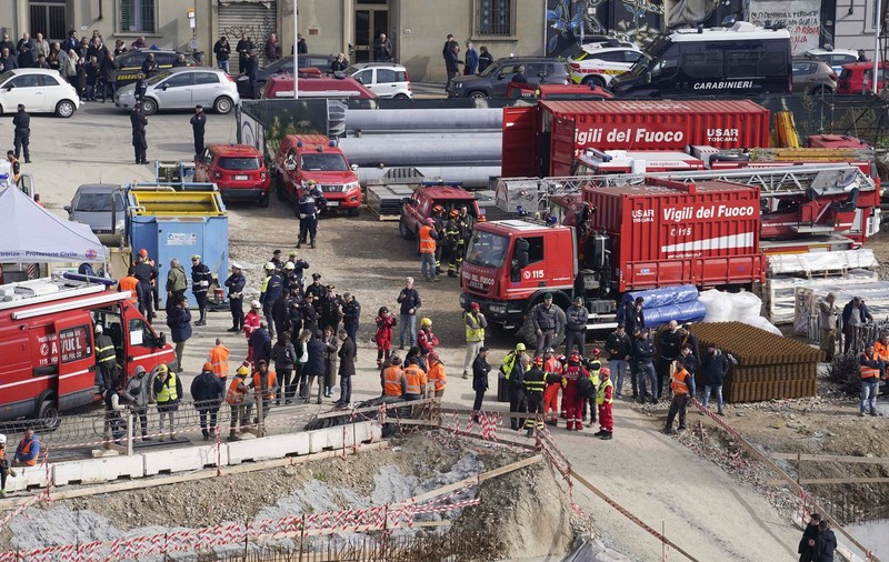 Accident pe un şantier din Florenţa. Trei muncitori, morți după ce o grindă s-a prăbușit. Români, printre victime