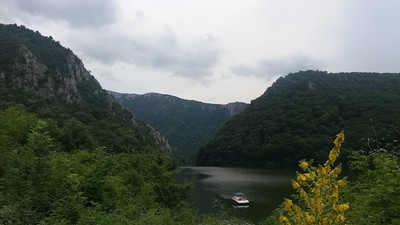 Tânăr de 18 ani, găsit mort în Dunăre după ce a dispărut de pe pontonul unei pensiuni din Dubova, Mehedinți