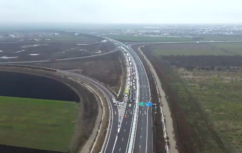 Restricții de circulație pe autostrada A7: s-au găsit defecțiuni pe tronsonul Ploiești-Focșani și se fac lucrări de urgență