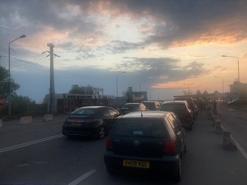 Mii de români au intrat în ţară prin Vama Nădlac weekendul trecut