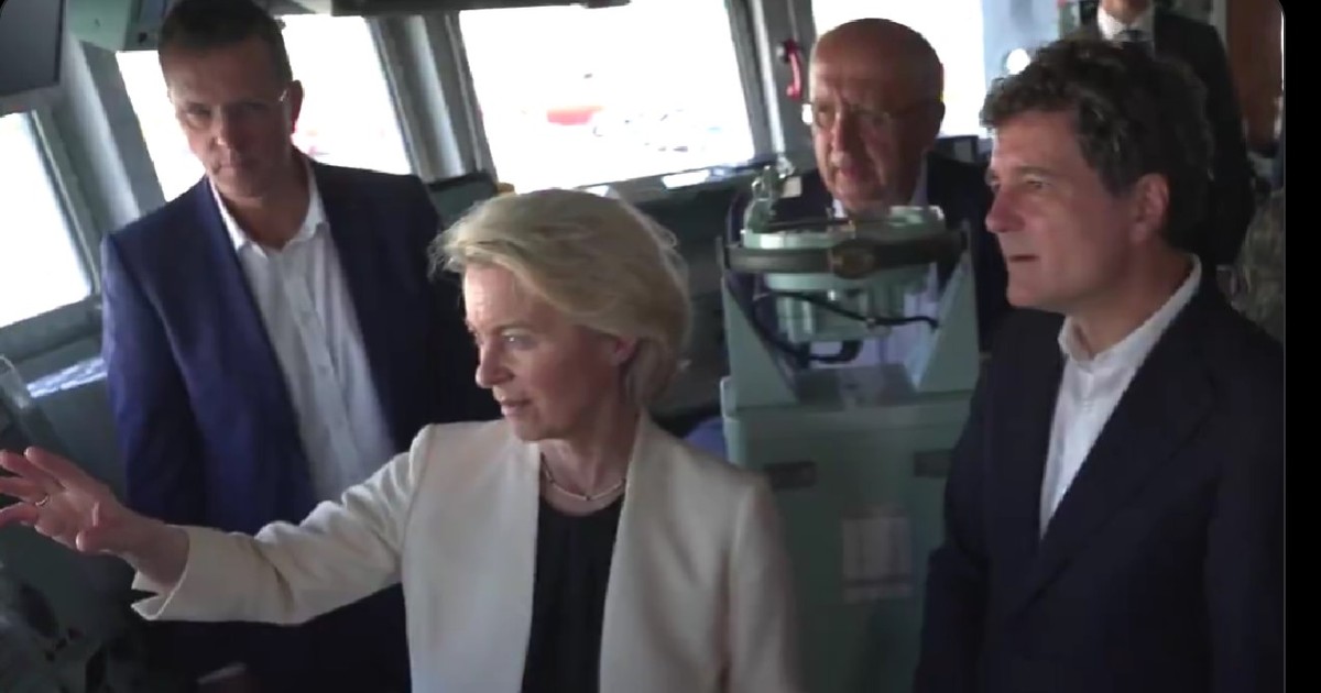 Ursula von der Leyen, alături de Nicușor Dan, la bordul fregatei Regele Ferdinand Captură X @vonderleyen