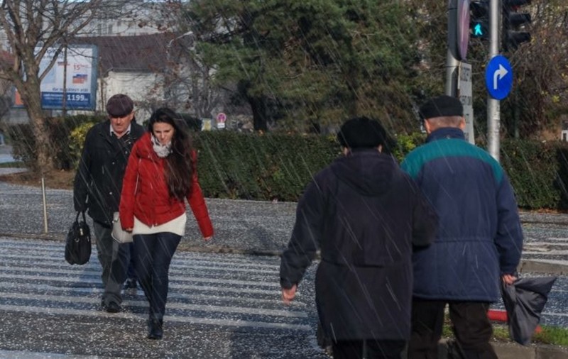 Grindină la Timișoara. Oamenii au crezut că a început să ningă